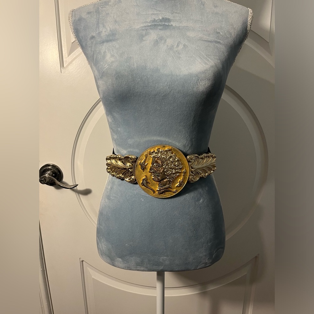Shiny Gold Tone Big Round Coin Buckle Metal Belt Queen&DolphinStretch Dress Belt